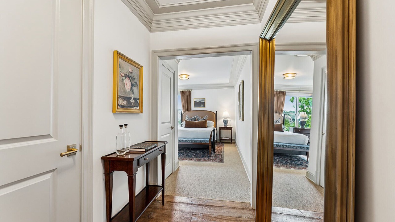 Photo of Bedroom in Leesburg's Old and Historic District