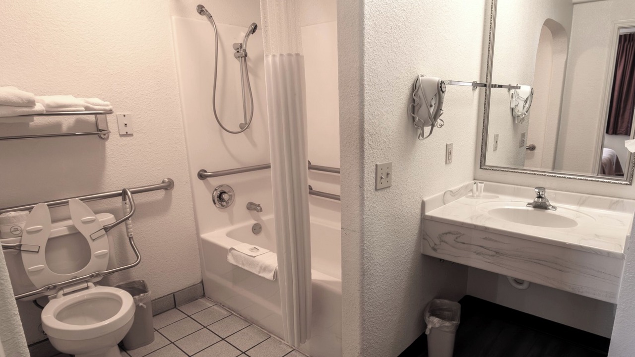 Photo of Bathroom in Pendleton
