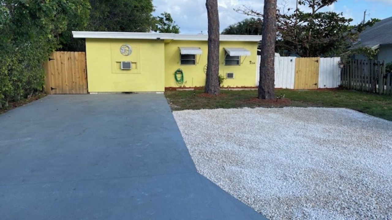 Photo of Outdoor in Lake Worth Corridor