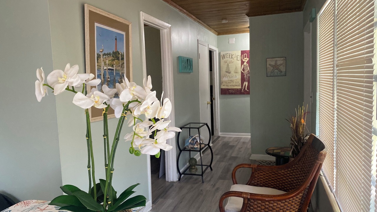 Photo of Bedroom in Lake Worth Corridor