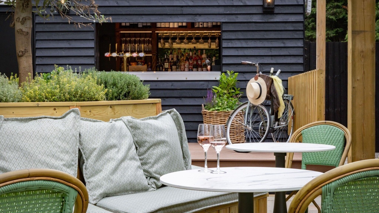 Photo of Patio Balcony in Chilworth