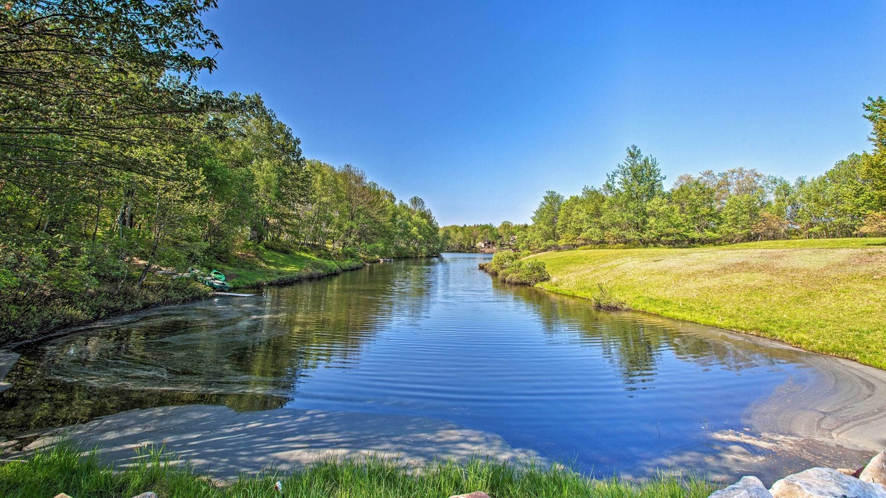Photo of Others in Long Pond