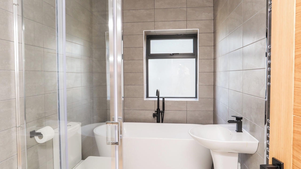 Photo of Others in Bont Newydd