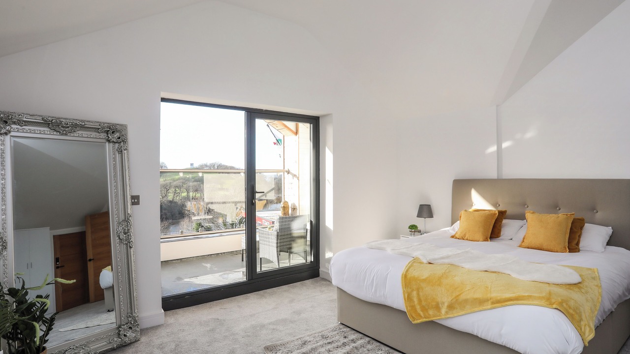 Photo of Others in Bont Newydd