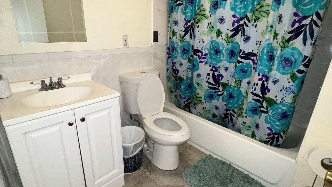 Photo of Others in Hyde Square