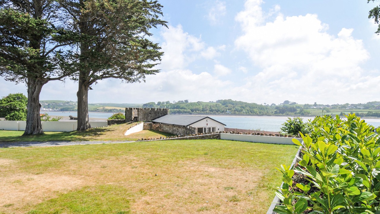 Photo of Others in Appledore