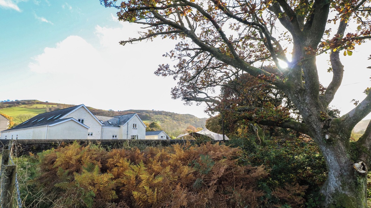 Photo of Others in Dol-y-Gaer