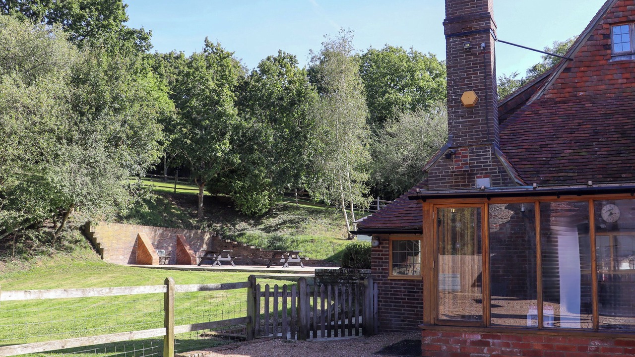 Photo of Patio Balcony in Ewhurst Green