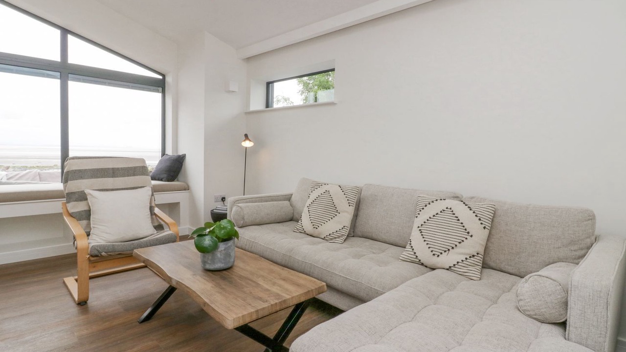 Photo of Livingroom in Baycliff