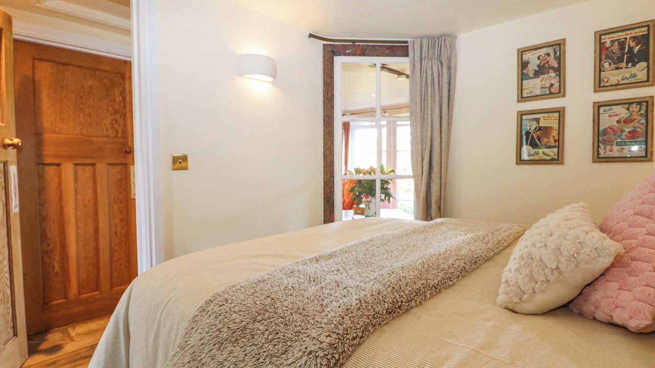 Photo of Others in Dunbridge