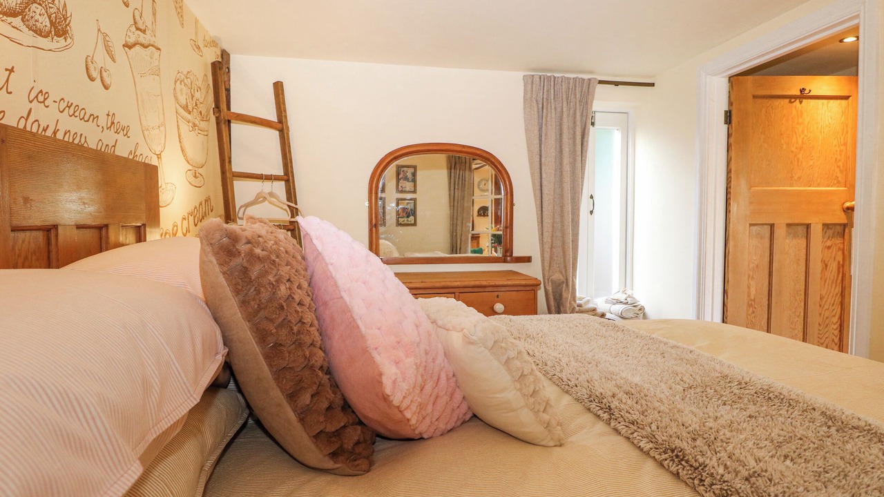 Photo of Others in Dunbridge