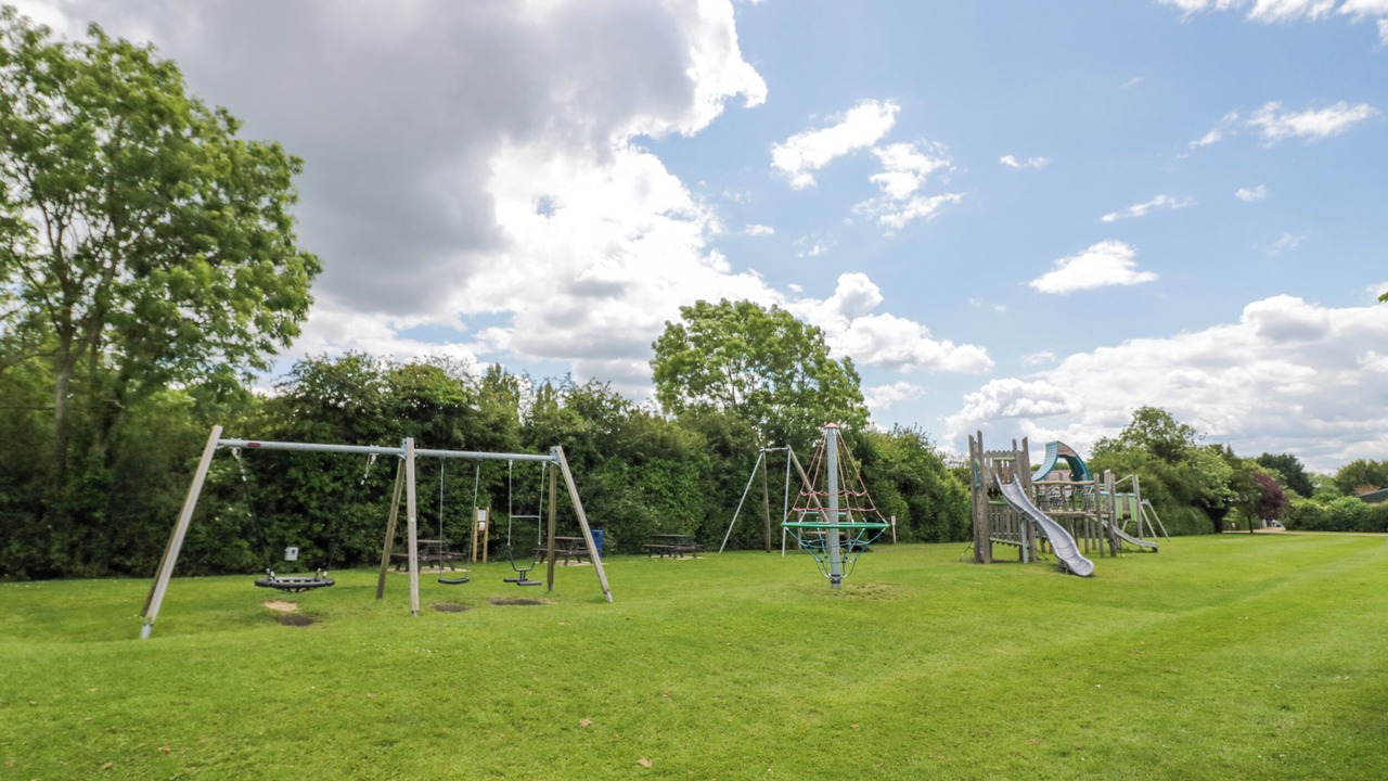 Photo of Others in Cow Honeybourne