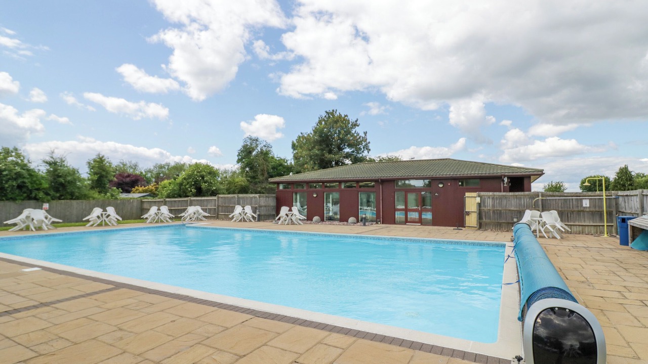 Photo of Outdoor in Cow Honeybourne