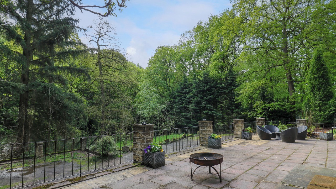 Photo of Patio Balcony in Hoylandswaine