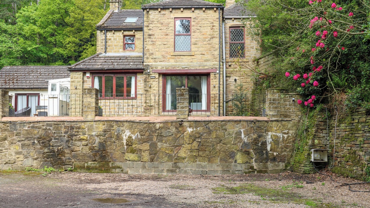 Photo of Outdoor in Hoylandswaine