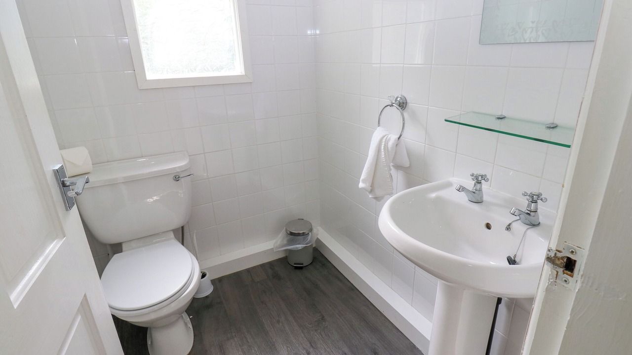 Photo of Others in Hoylandswaine