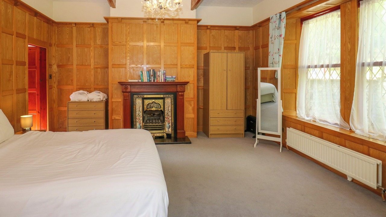 Photo of Others in Hoylandswaine