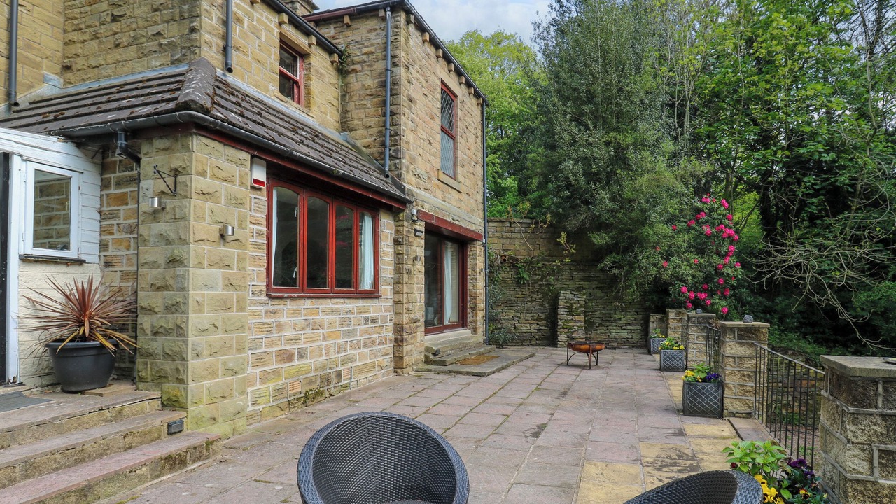 Photo of Patio Balcony in Hoylandswaine
