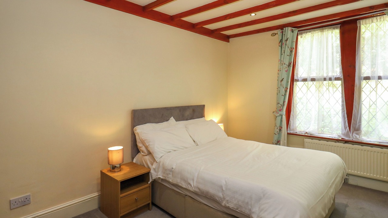 Photo of Others in Hoylandswaine