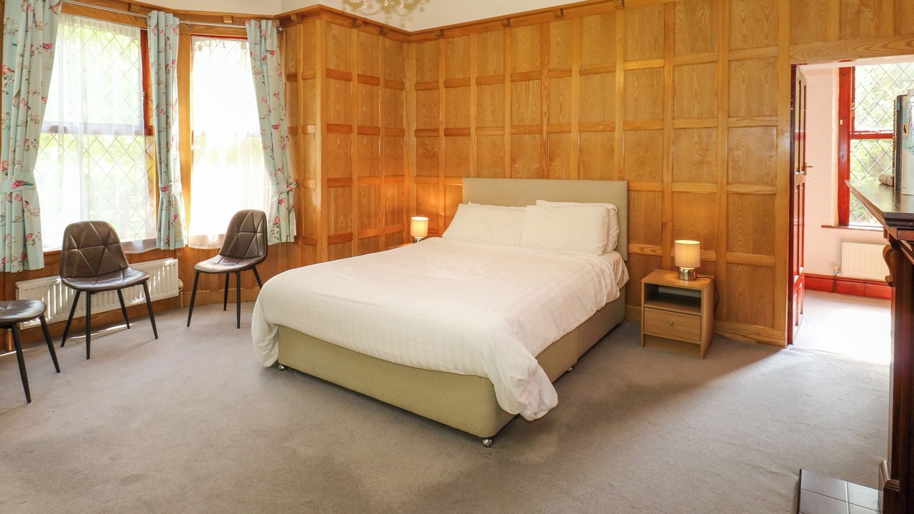 Photo of Others in Hoylandswaine