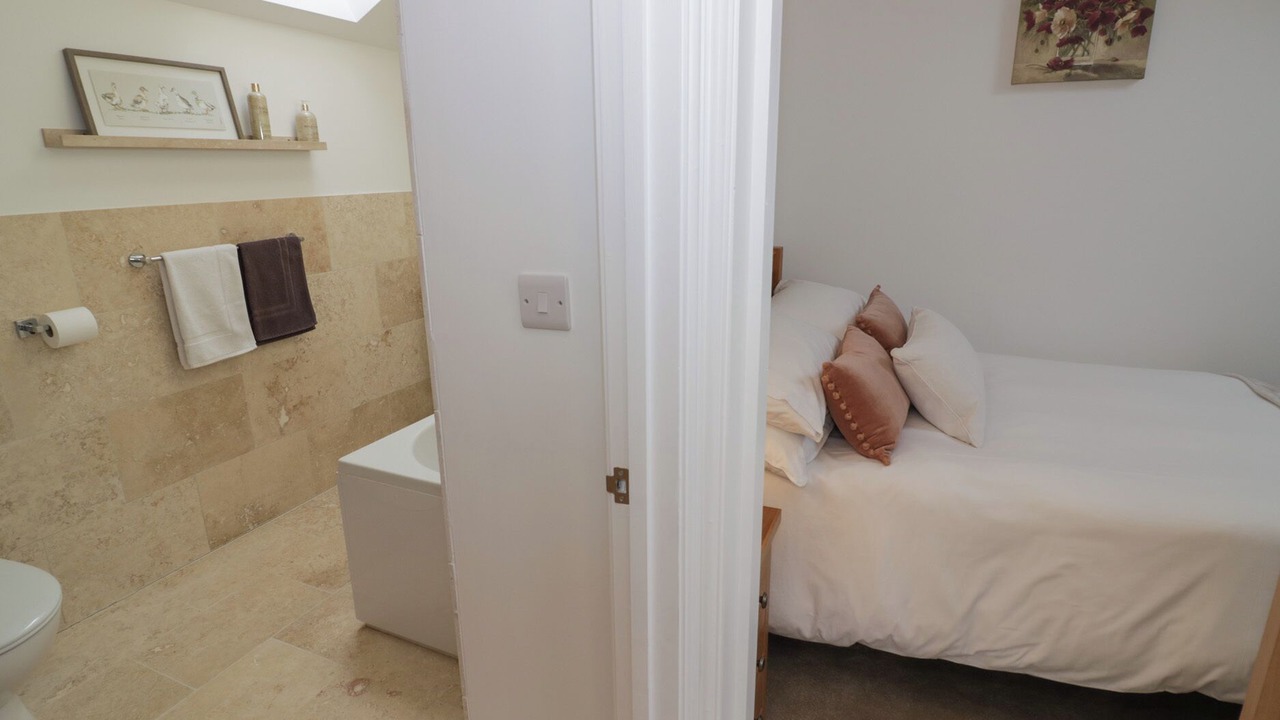 Photo of Others in Hellidon