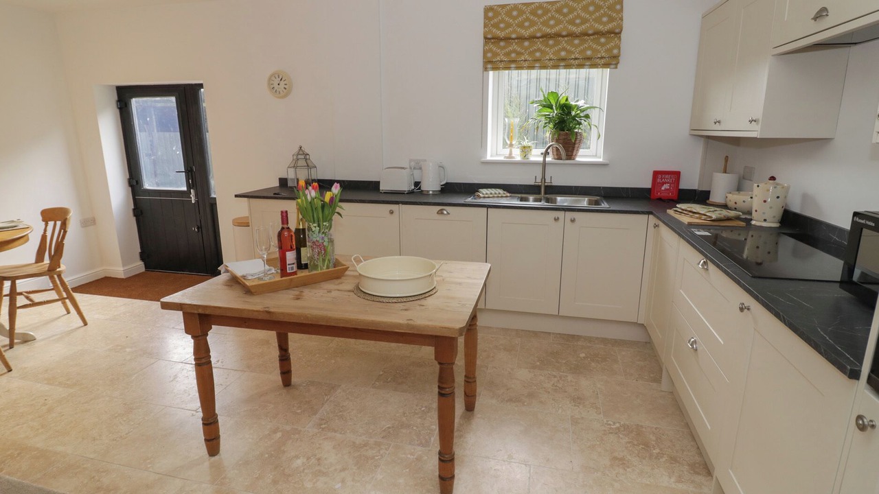 Photo of Others in Hellidon