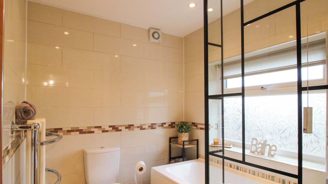 Photo of Others in Sugnall