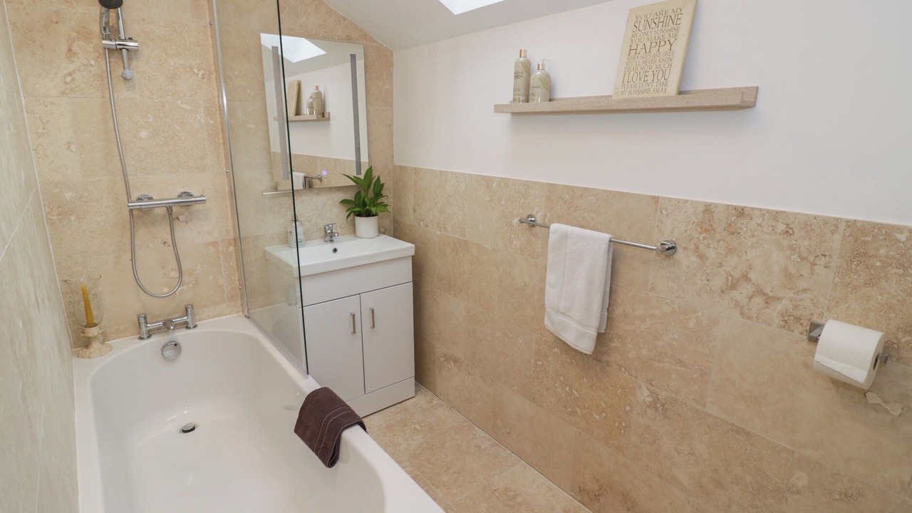 Photo of Others in Hellidon