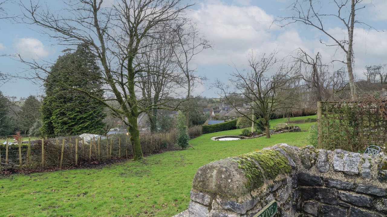 Photo of Outdoor in Parwich