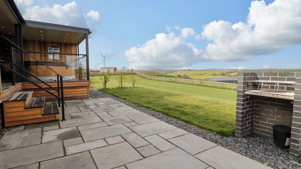 Photo of Patio Balcony in Llanelidan