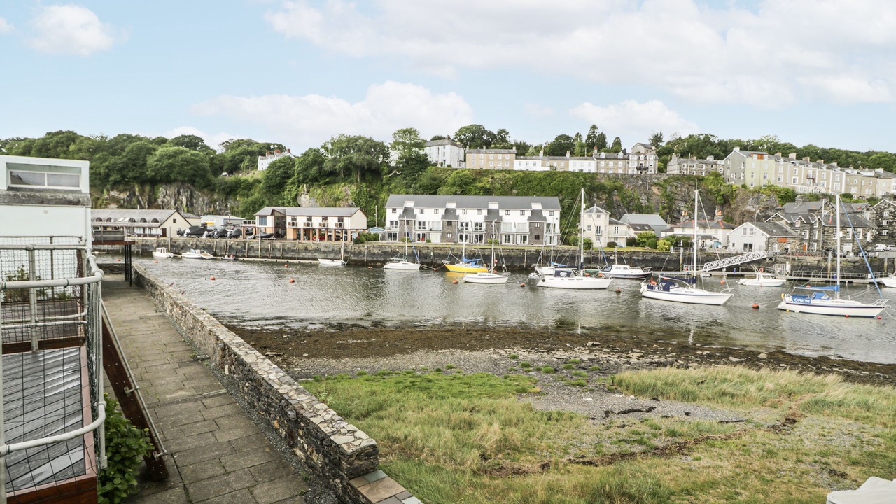 Photo of Others in Borth-y-Gest