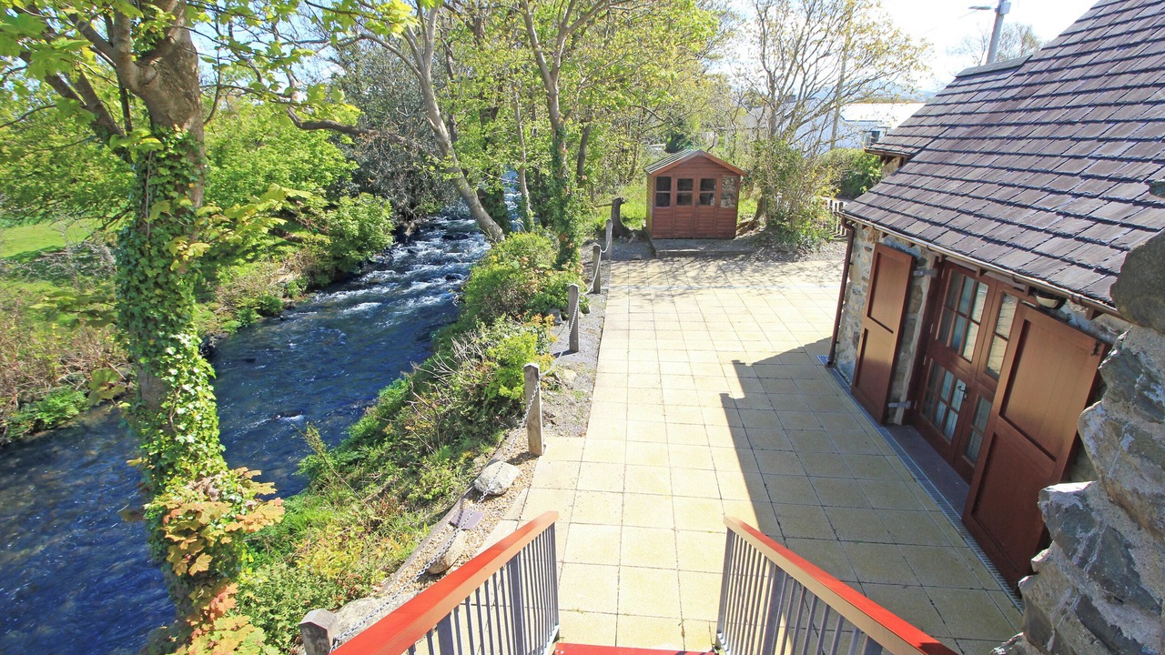 Photo of Others in Dinas