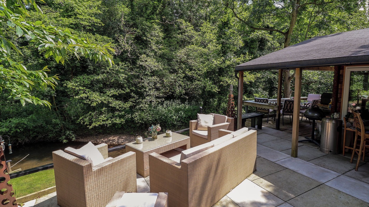 Photo of Patio Balcony in Pontblyddyn