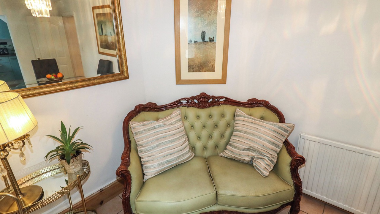 Photo of Livingroom in Pontblyddyn