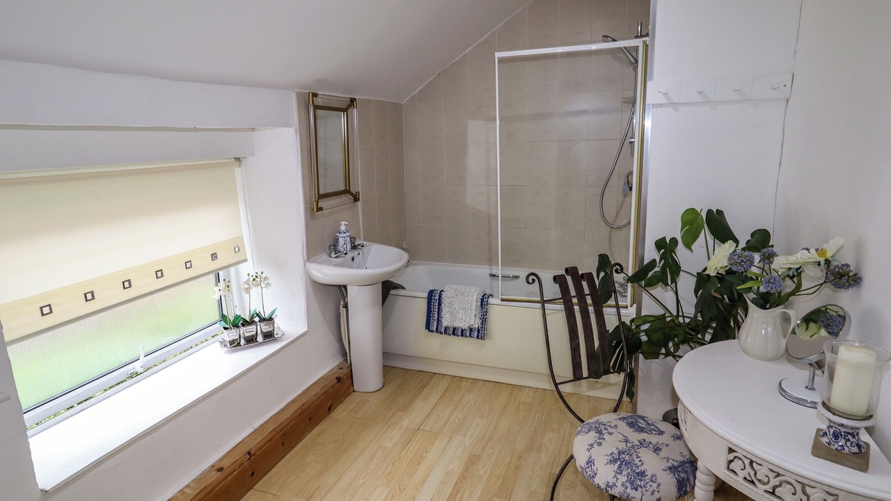 Photo of Others in Pontblyddyn