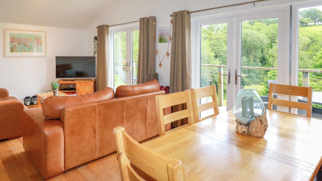 Photo of Livingroom in Looe