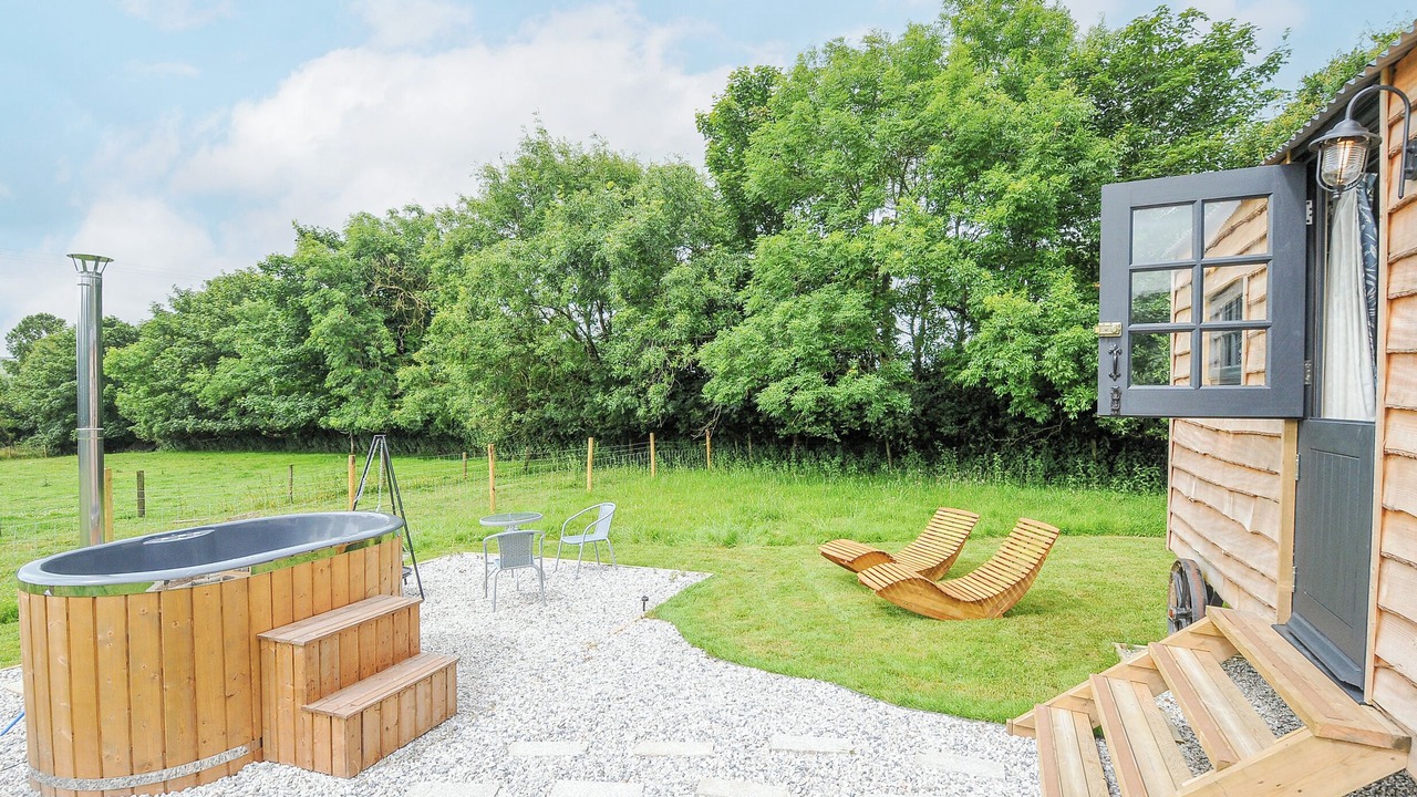 Photo of Outdoor in Brazzacott