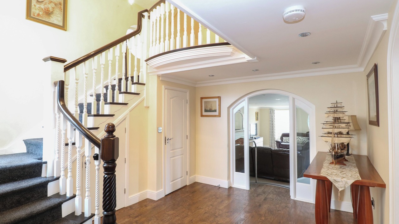 Photo of Others in Horning