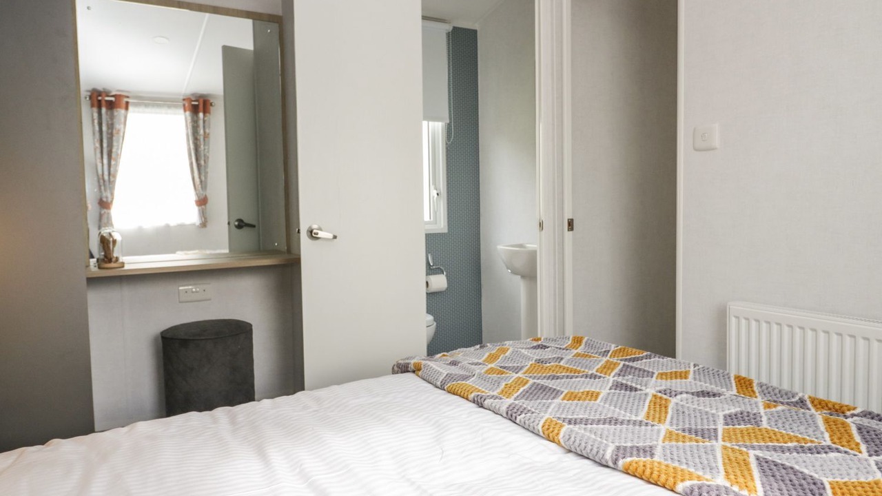 Photo of Others in Denny