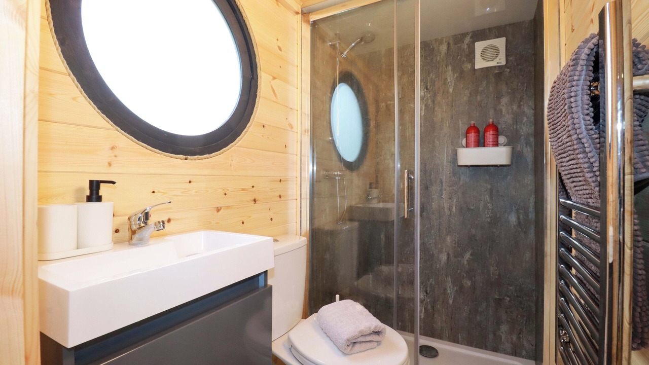 Photo of Others in Mabe