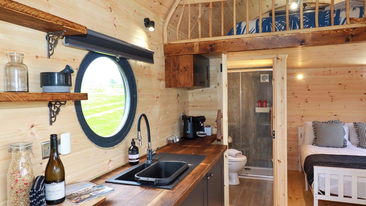 Photo of Others in Mabe