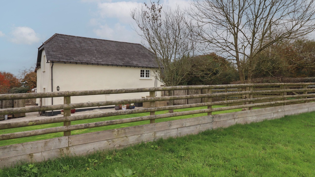 Photo of Outdoor in Broadwoodkelly