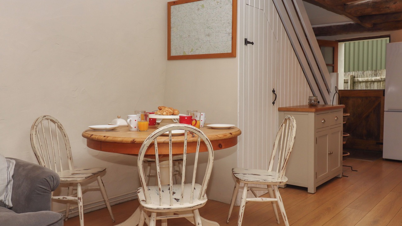 Photo of Others in Broadwoodkelly