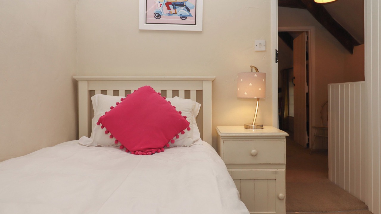 Photo of Others in Broadwoodkelly