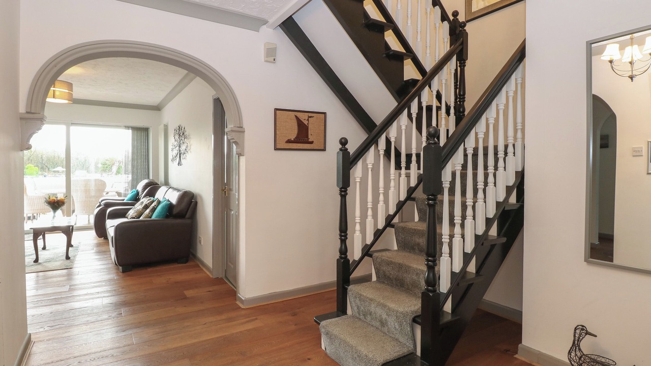 Photo of Others in Horning