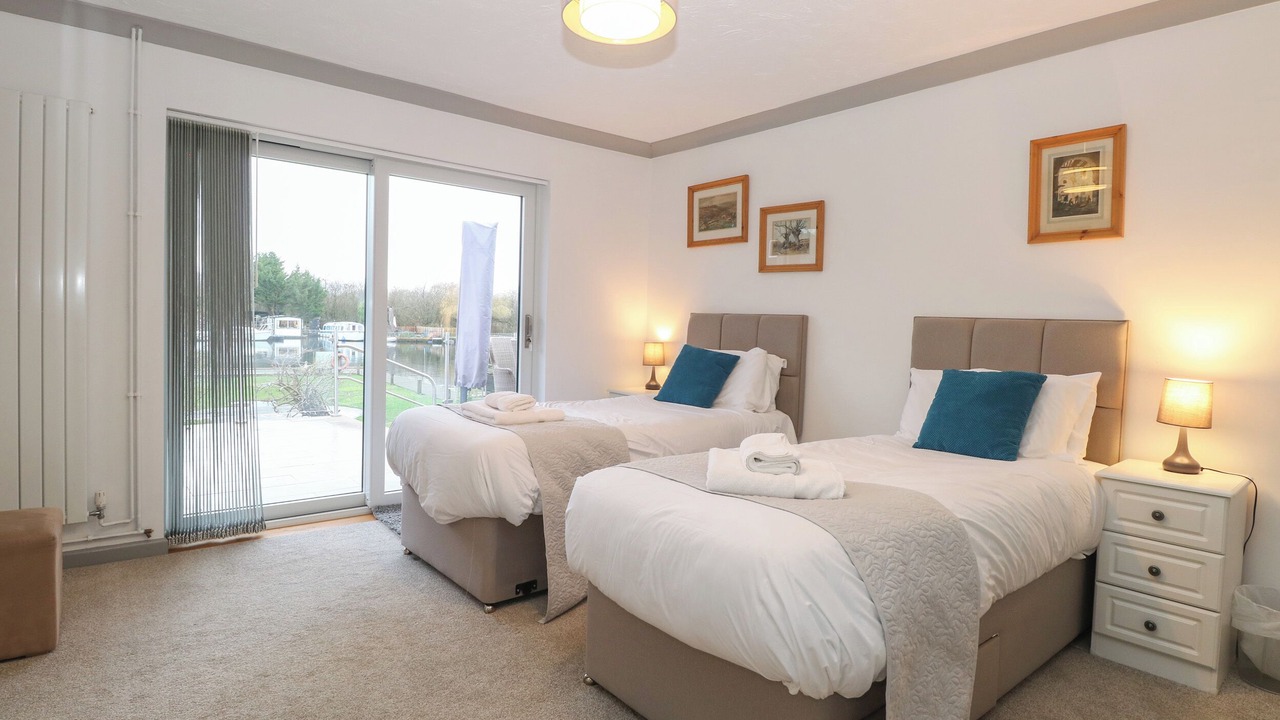 Photo of Others in Horning