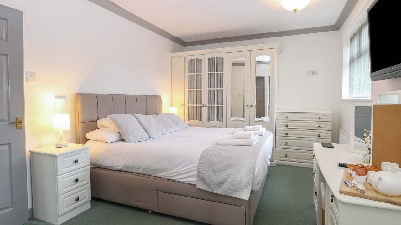 Photo of Others in Horning