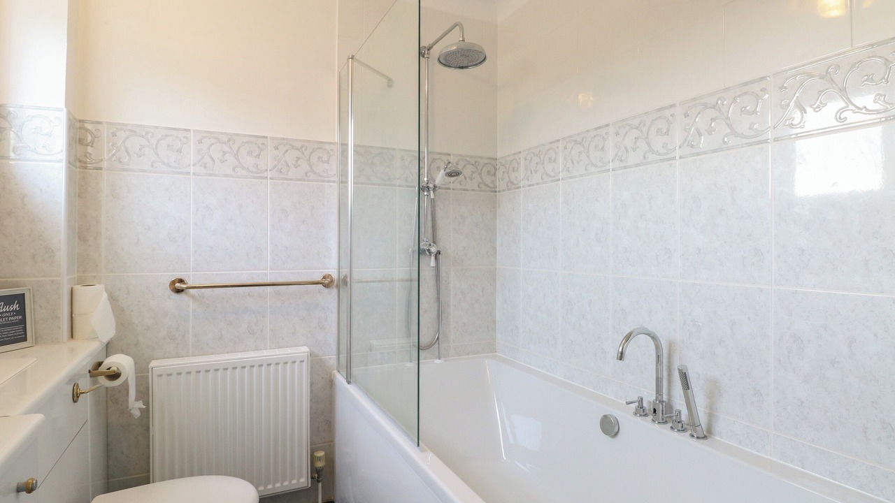 Photo of Others in Horning