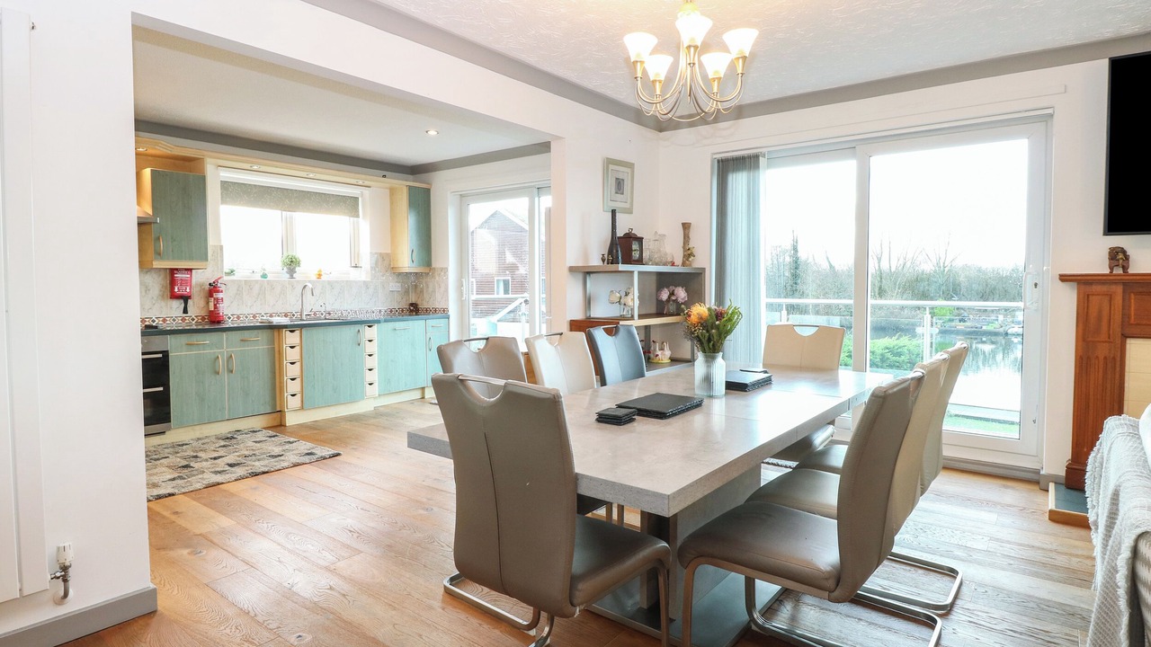 Photo of Others in Horning