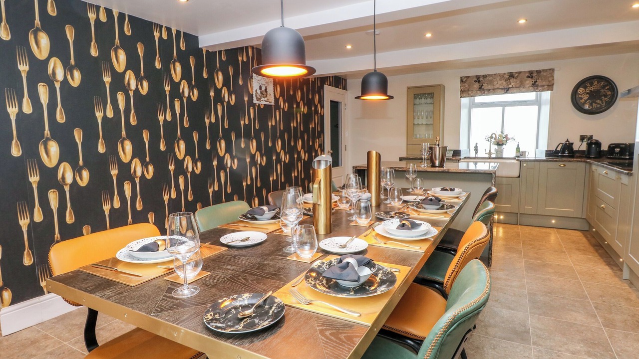 Photo of Others in Leek